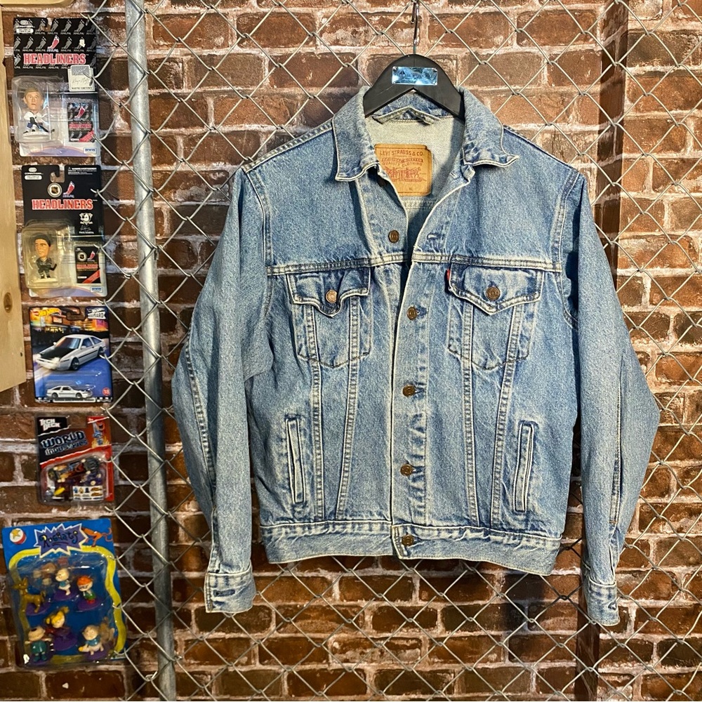 Vintage Levi’s type 3 denim trucker jacket Light wash iconic Levi’s jacket small